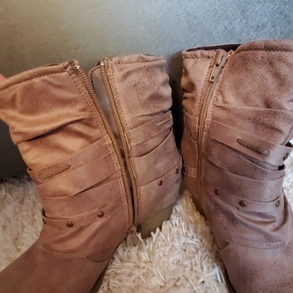 Booties - Picture 4 of 4